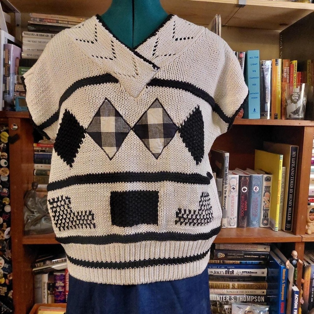 Vintage black and white graphic vneck sweater vest.